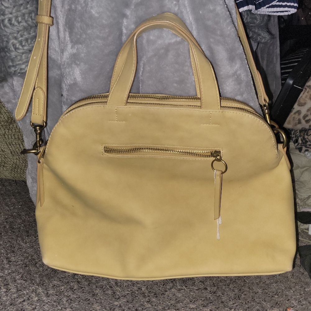 UNIVERSAL THREAD like new mustard yellow purse handbag